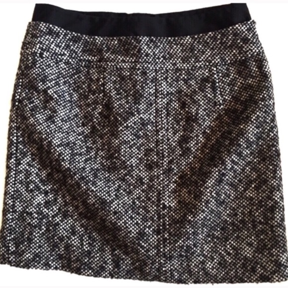 LOFT Dresses & Skirts - Black/Gray Tweed Style Woven LOFT Pencil Skirt 0P